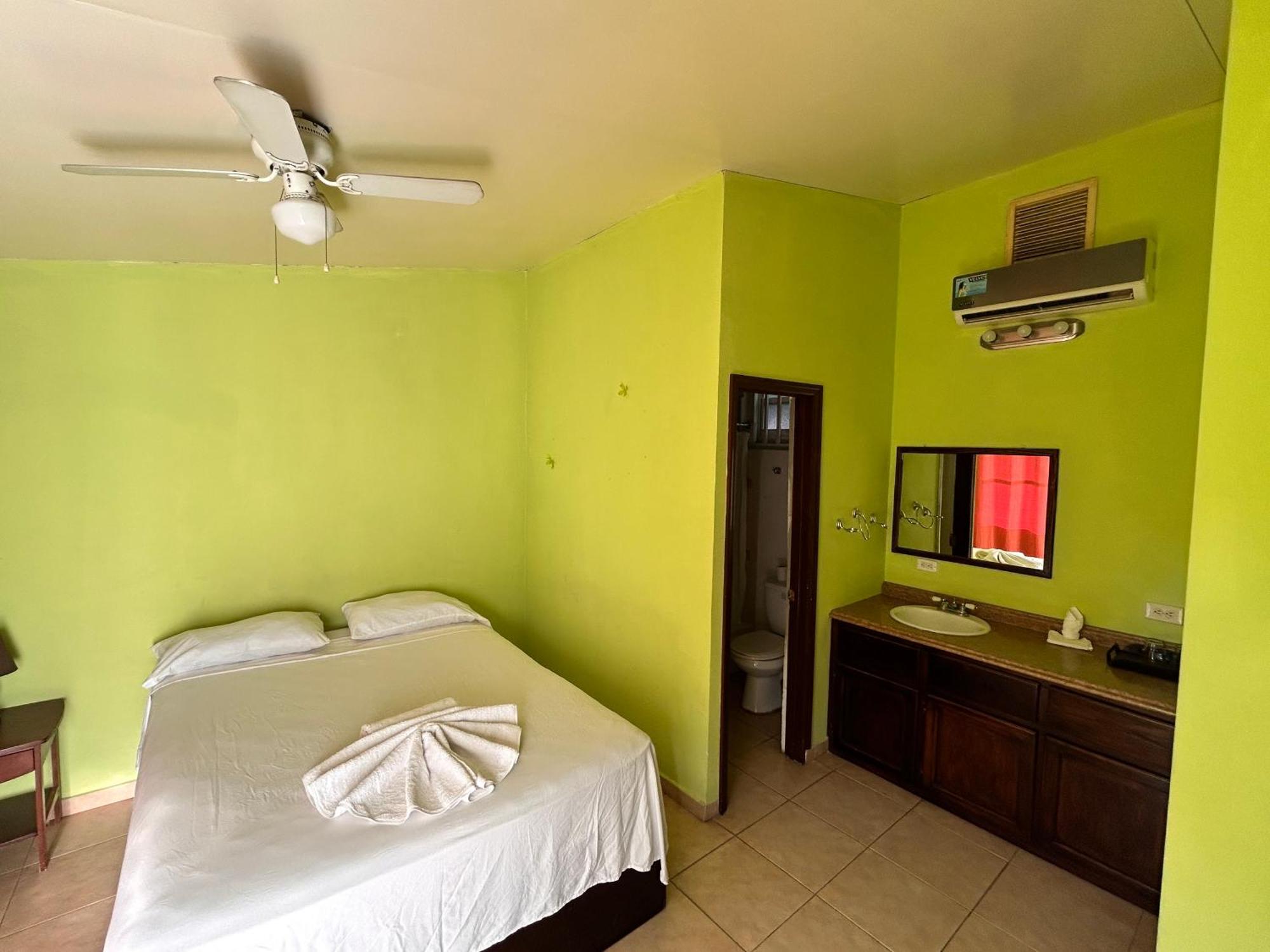 Arawak Hotel Leogane 外观 照片
